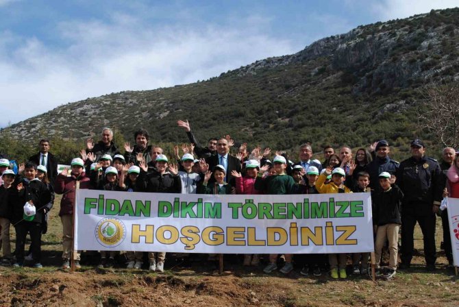 Deprem Şehitleri İçin Eğirdir’de 500 Adet Ardıç Fidanı Dikildi