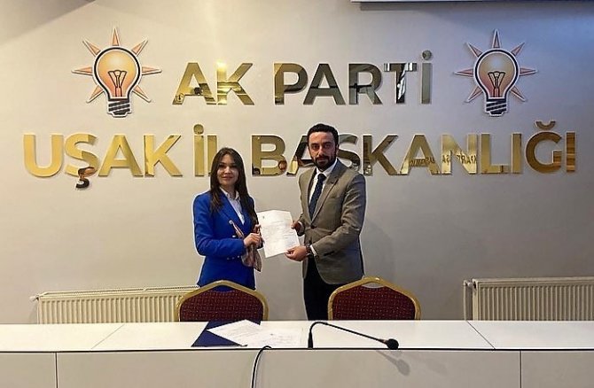 Genç Melisa Milletvekili Aday Adaylığı Müracaatını Yaptı