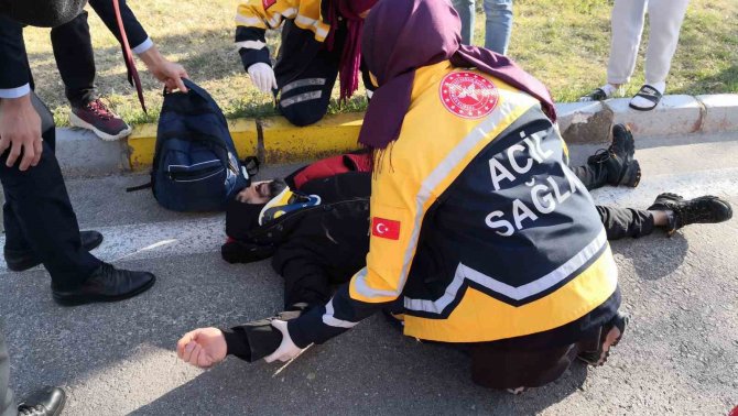 Hafif Ticari Aracın Çarptığı Yaya Hastanelik Oldu
