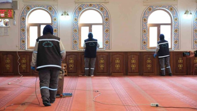 Altıeylül’de Camiler Ramazan’a Hazır