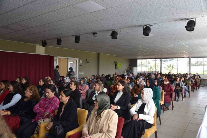 Buharkent’te Kadın Sağlığına Dikkat Çekildi