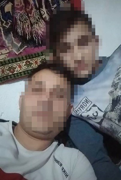 Annesini Öldüren Çocuk Ve Azmettiricilik İddiasıyla Yargılanan Babanın Davasında Erteleme Kararı