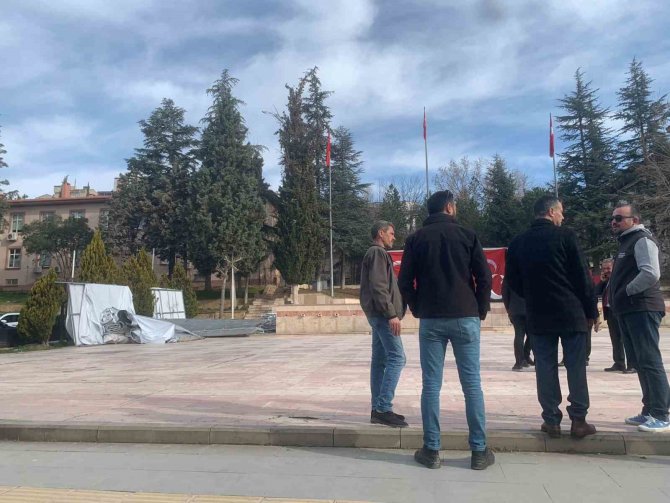 İ̇ki Kurumu Karşı Karşıya Getiren Olay
