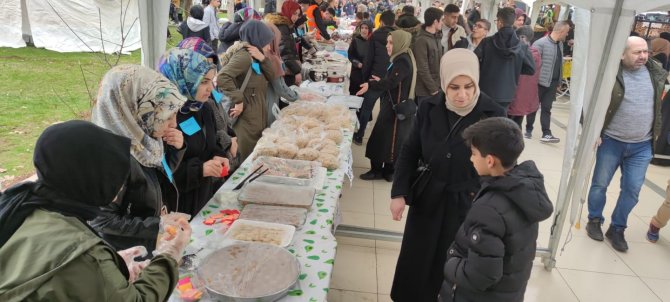 Bingöl’de Depremzedeler İçin Yardım Kampanyası Düzenledi