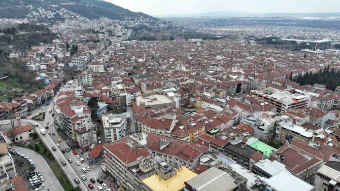 Bursa’da 1,4 Milyon İnsan 1999 Yılı Öncesi Binalarda İkamet Ediyor