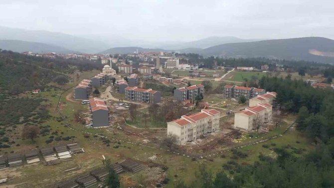 Atıl Lojmanlar Depremzedelere Sıcak Yuva Oldu