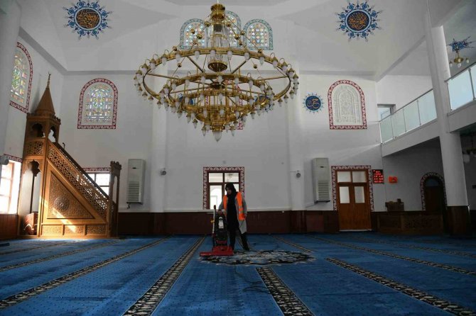 Çayırova’da Camiler Ramazan Ayına Hazır