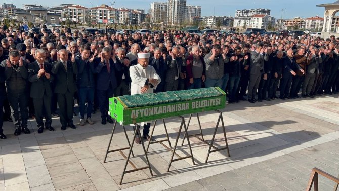 Chp’li Köksal’ın Vefat Eden Babası Toprağa Verildi