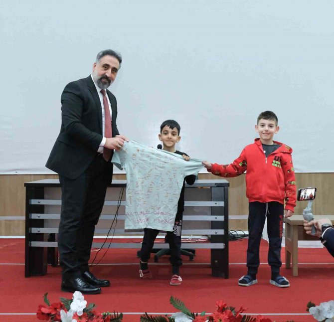 Depremzede Çocuklardan Anlamlı Teşekkür