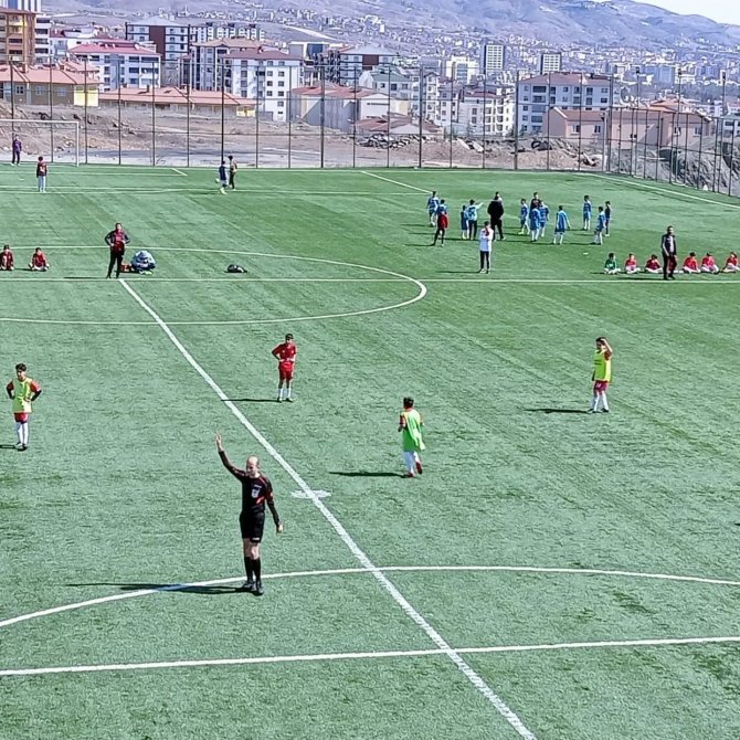Elazığ’da Küçükler Futbol Şampiyonası Başladı