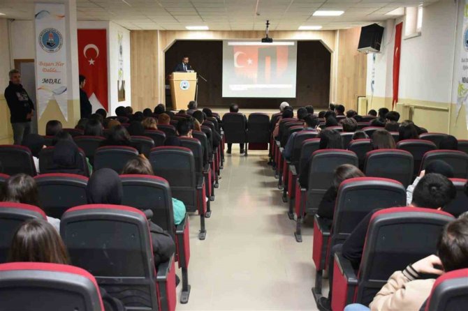 “Çanakkale Zaferi’nin Türk Ve Dünya Tarihindeki Yeri” İsimli Konferans Yapıldı