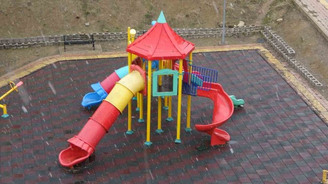 Yüksekova’da Kar Yağışı