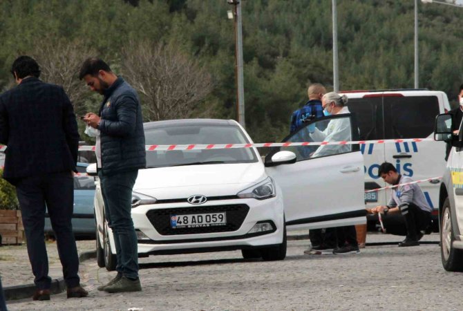Hastane Acil Servisi Otoparkında Araç İçinde Başında Poşetle Ölü Bulundu