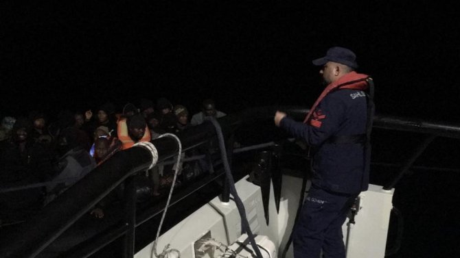 İ̇zmir’de 154 Göçmen Yakalandı, 66 Göçmen Kurtarıldı