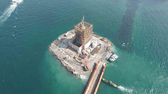 Kız Kulesi’nin Restorasyon Öncesi Fotoğraflarında, Betonda Deniz Kumu Ve Midye Kabuğu Ortaya Çıktı