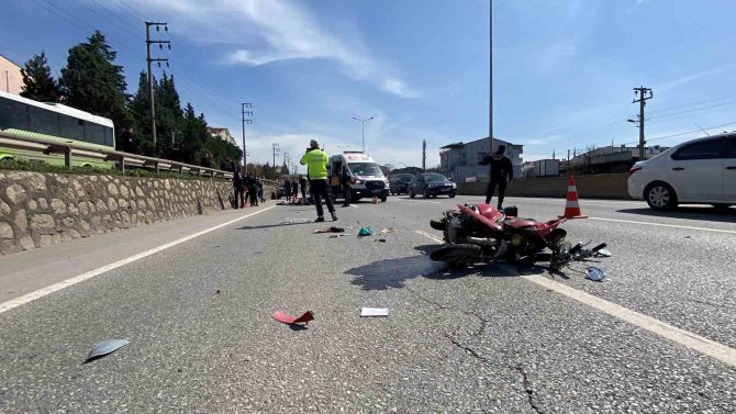Motosiklet Tır Dorsesinin Altına Yuvarlandı, Sürücü Hayatını Kaybetti