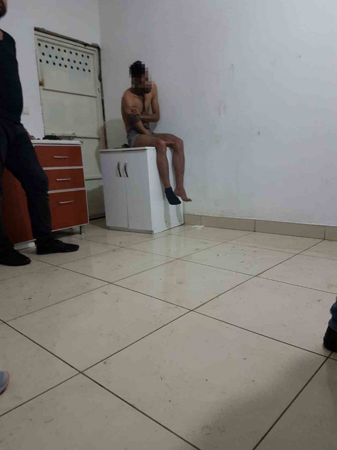 Dehşet Anları: Telefon Çalan Şahsa Bodrum Katta İşkence Edip, Kayda Aldılar