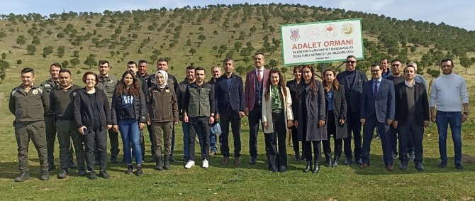 Alaşehir’de 200 Fidan Toprakla Buluştu