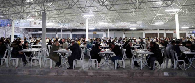 Menteşe Belediyesi Her Gün 3 Bin Kişilik İftar Yemeği Verecek