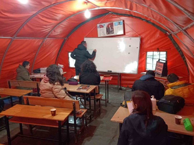 Erzincan’dan Malatya’ya Giden Gönüllü Öğretmenler Ders Başı Yaptı
