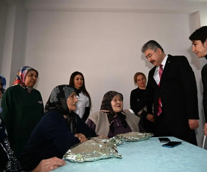 Osmaniye Valisi Yılmaz, Huzurevi Sakinleriyle Bir Araya Geldi