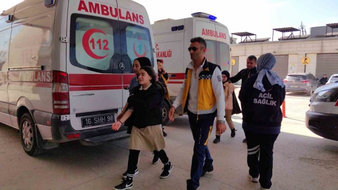 Patlamış Mısır Öğrencileri Hastanelik Etti