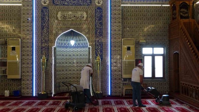 Ramazan Ayı Öncesi Kartal’da İbadethaneler Temizleniyor