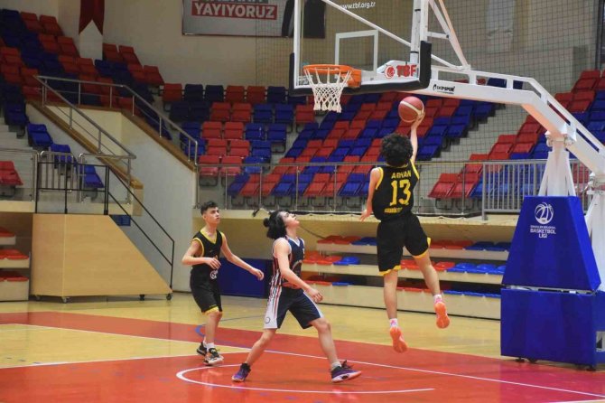 U16 Erkekler Basketbol Bölge Şampiyonası Başladı