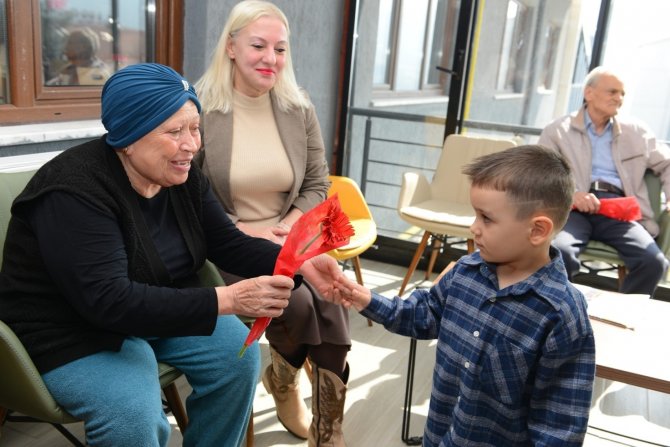 Minik Kalpler Büyüklere Dokundu