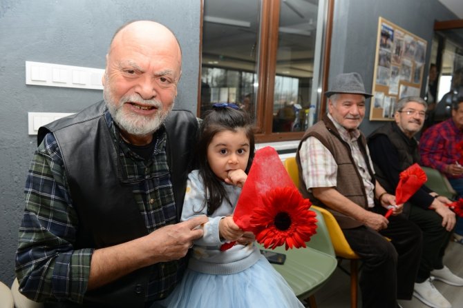 Minik Kalpler Büyüklere Dokundu