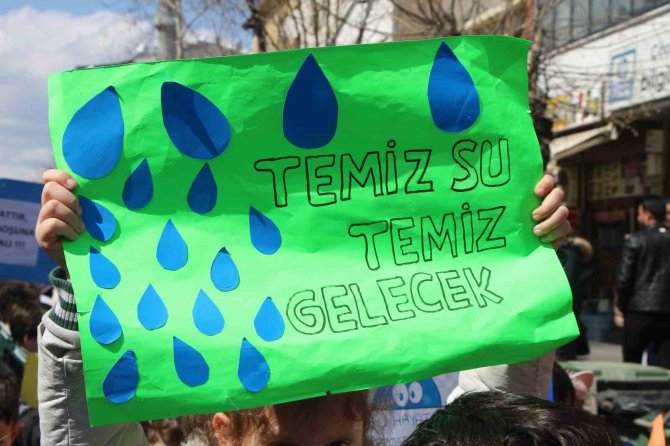 Bingöl’de Minikler “Su Tasarrufu” İçin Yürüdü