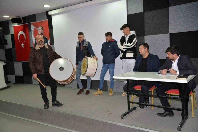 37 Yıllık Ramazan Davulcusu Bu Yıl Da Vatandaşları Sahura Kaldıracak