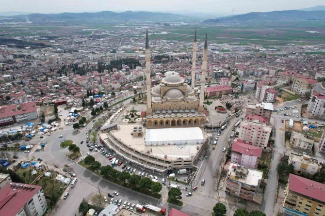 Abdülhamid Han Camii’nde Teravih Namazları Çadırda Kılınacak