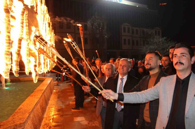 Amasyalılar Ramazan’ı Mahya Yakarak Karşıladı