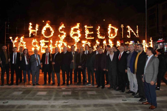 Amasyalılar Ramazan’ı Mahya Yakarak Karşıladı