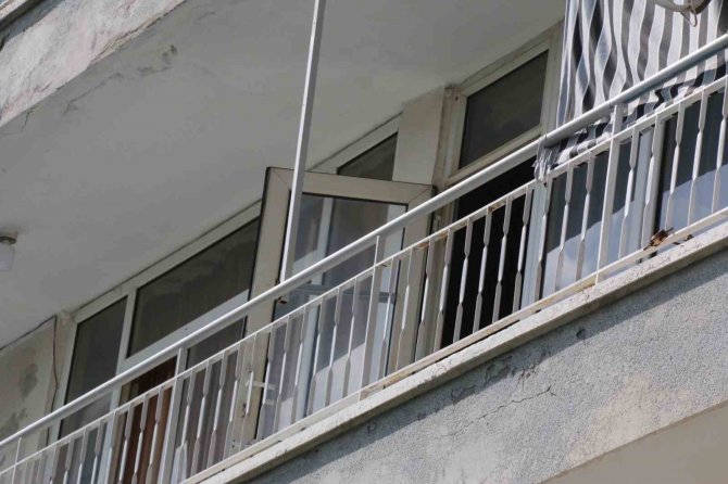 Transseksüellerle Aynı Evi Paylaşan İ̇ranlı Gencin Ölümü Polisi Harekete Geçirdi