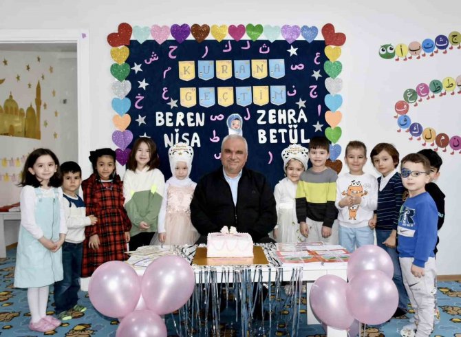 Minikler Kur’an-ı Kerim’e Geçmenin Sevincini Yaşadı