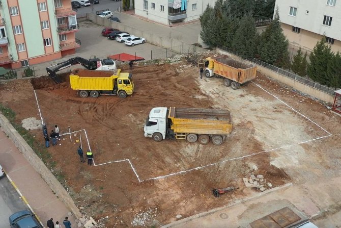 Uşak’a Bir Gençlik Merkezi Daha Kazandırılıyor