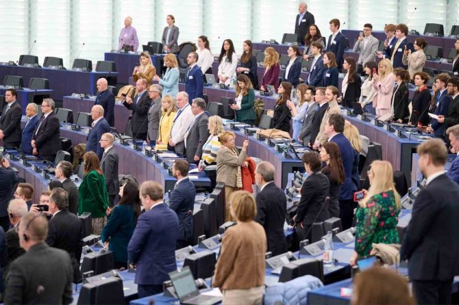 Avrupa Konseyi’nde Depremzedeler İçin Saygı Duruşu