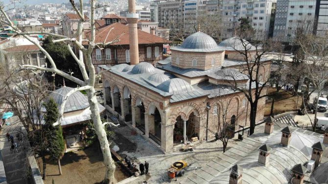 Gazi Orhan Bey Camii, 3 Yıl Aradan Sonra Teravih Namazı İle İbadete Açılıyor