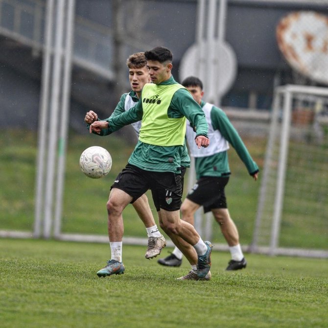 Bursaspor’da Tarsus İ̇dman Yurdu Maçı Hazırlıkları Sürüyor
