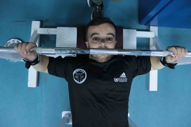 Lokantada Yemek Yerken Keşfedildi, Türkiye Şampiyonu Oldu