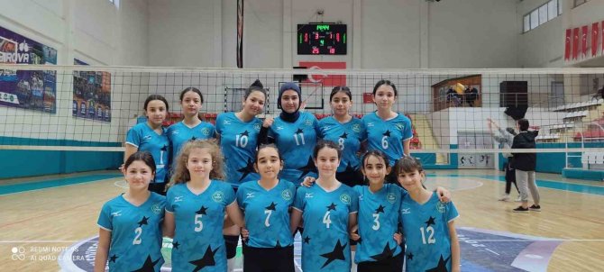 Midi Voleybolcular Finallerde