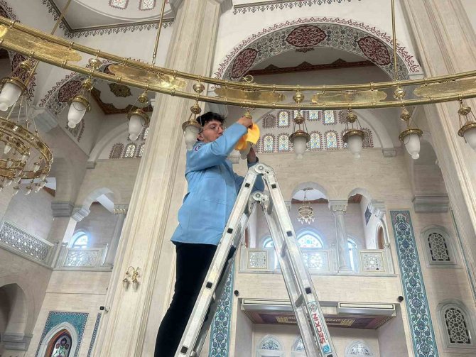 Çorum’da Cami Ve Mescitler Temizlendi