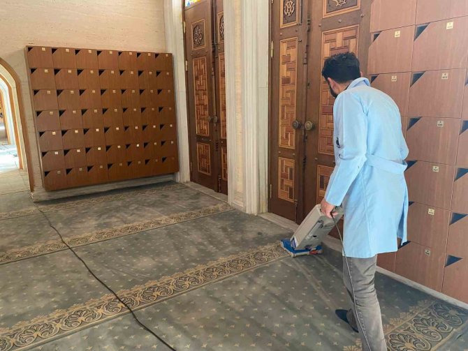 Çorum’da Cami Ve Mescitler Temizlendi