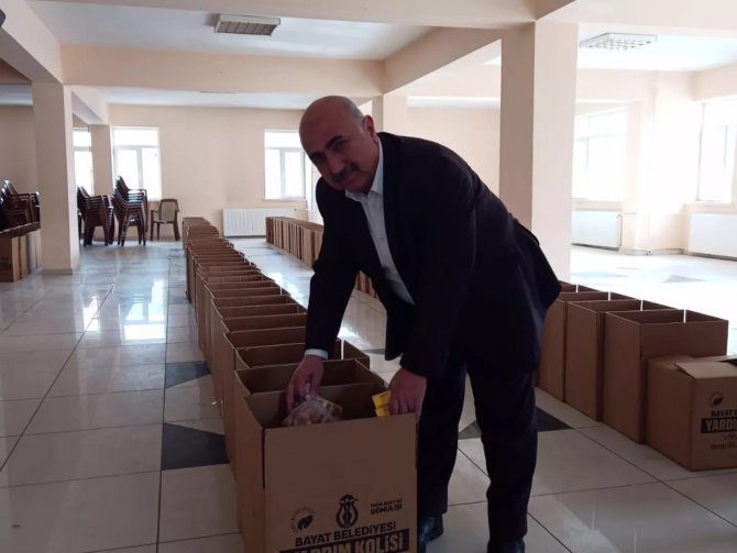 Bayat Belediyesi’nden 300 Aileye Gıda Yardımı