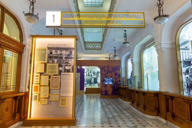 ’Yaşasın Cumhuriyet! Atatürk Döneminde İ̇ktisadi Bağımsızlığın İ̇lk Adımları’ Sergisi Ziyarete Açıldı