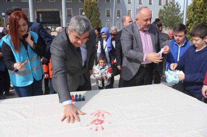 Afyonkarahisar’da +1 Farkla Depremzedelerin Yanındayız Etkinliği