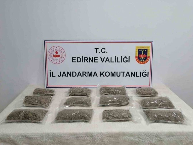 Edirne’de 36 Kilogram Kokain, 1.8 Milyon Adet Extacy Hap Ele Geçirildi
