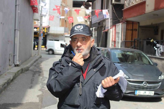 İ̇zmir’in Gönüllü Polisi Sinan Amca